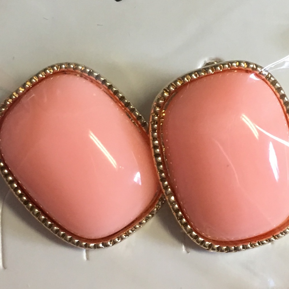 Vintage Stud Earrings - Picture 2 of 5